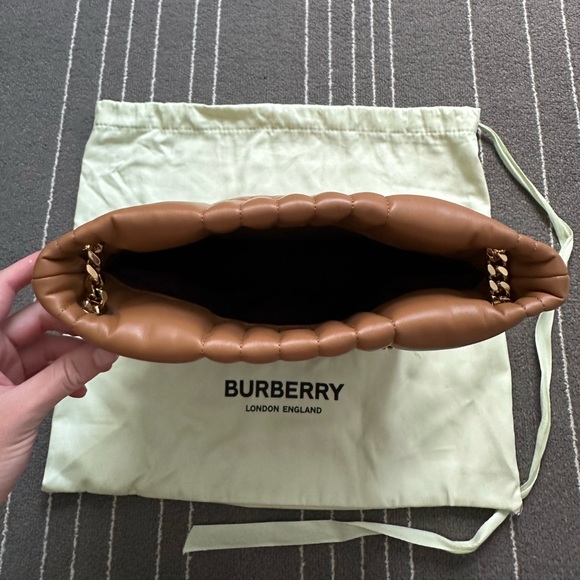 Burberry Lola Small Quilted Leather Chain Bucket Bag - Picture 8 of 16